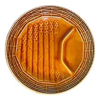 Ahh! C'est Jolie! French Majolica Spring Asparagus Plate Green & Buttery Brown Sarraguemines For Sale