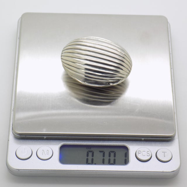 Vintage Italian Handmade Genuine Silver Oval Shaped Pill / Snuff/ Trinket Box, Made in Florence (Firenze, Tuscany) For Sale - Image 10 of 11