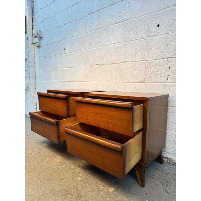 Mid-Century "Distinction" Walnut Night-Stands by Unagusta, Pair For Sale - Image 9 of 17