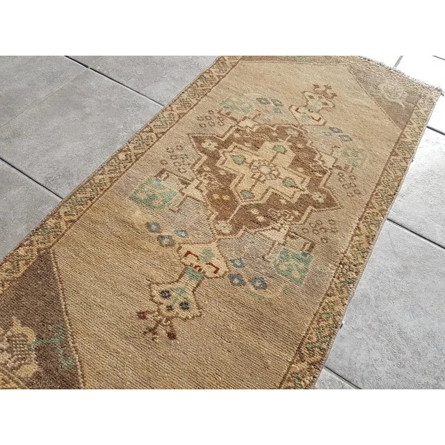 Farmhouse 1950s Faded Oushak Rug For Sale - Image 3 of 5