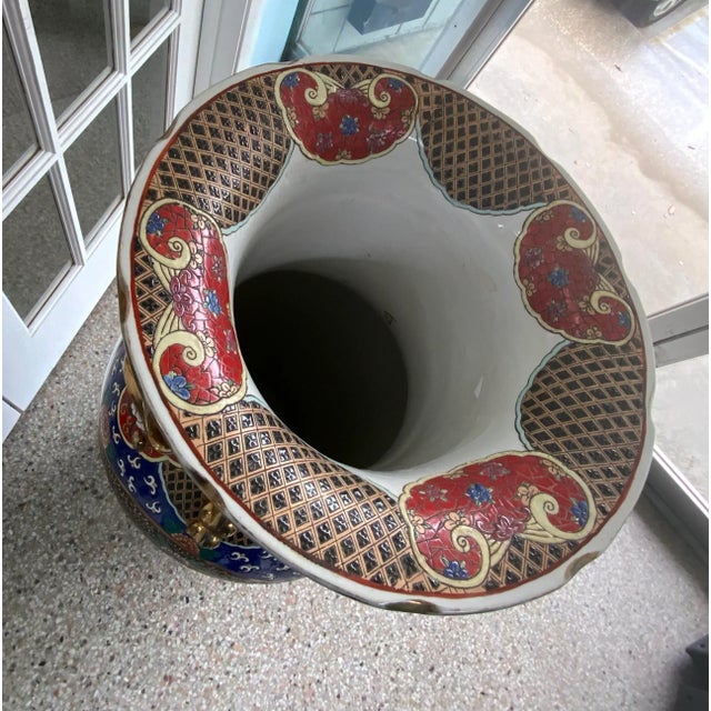 1970s Asian Porcelain Vase For Sale In West Palm - Image 6 of 8