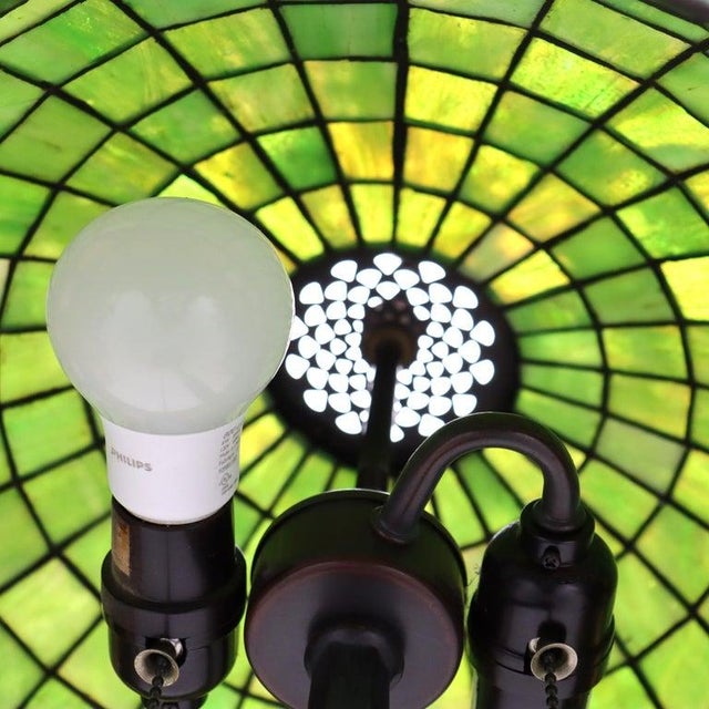 Early 20th Century Vintage Tiffany Leaded Stained Glass Table Lamp With Acorn Shade 20thC For Sale - Image 5 of 15