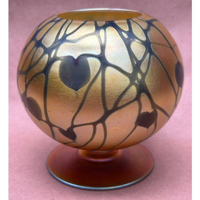 Mid-Century Modern Art Deco Durand Heart and Vine Gold Vase / Rare Shape For Sale - Image 3 of 5