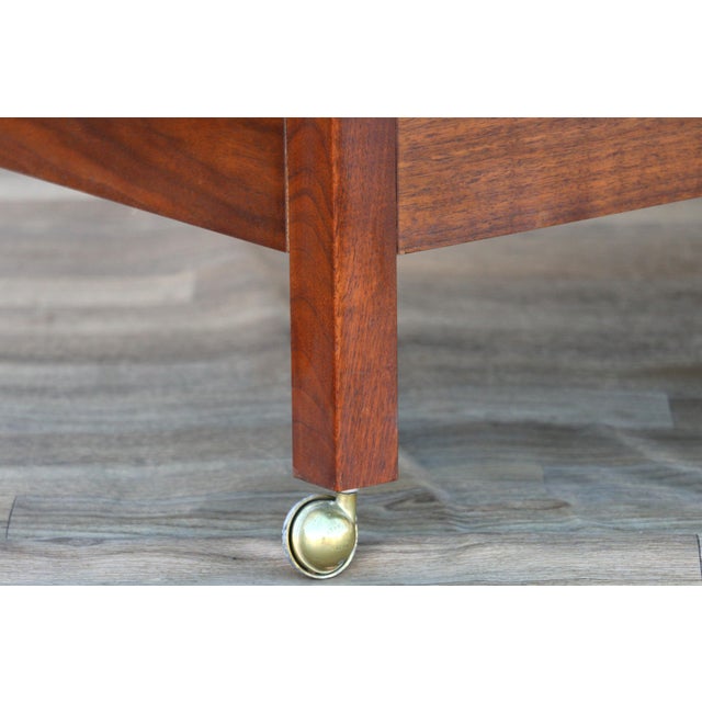 Mid-Century Modern Walnut Coffee Table With Leather Magazine Holder & Brass Casters, C. 1960s For Sale - Image 16 of 18