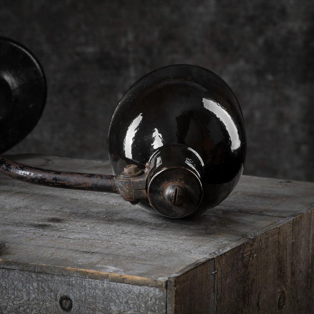 Bauhaus Enamel Desk Lamp in Black from HLX Hellux Hannover, 1920s For Sale - Image 6 of 7
