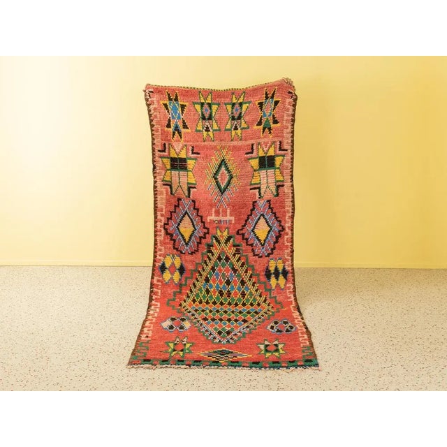 This boujad is a vintage Berber carpet, which consists of high quality new wool and recycled textiles – soft and cozy...