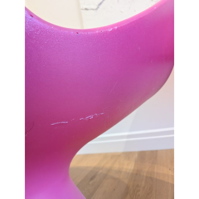 Awesome and rare pink Karim Rashid for Label kite chair set! Purchased directly from DWR.