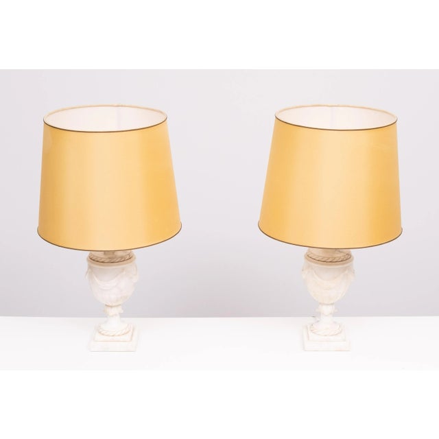 Stone Classical Greek Style Alabaster Table Lamps, Italy, 1950s, Set of 2 For Sale - Image 7 of 8