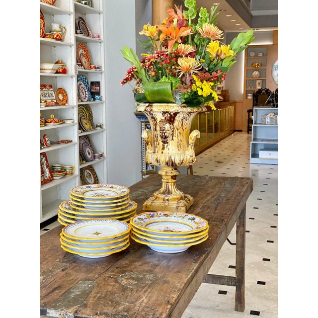 DESCRIPTION: This Simplified Raffaellesco Italian dinnerware design Set of 4 from Biordi is elegant on it own, or when...