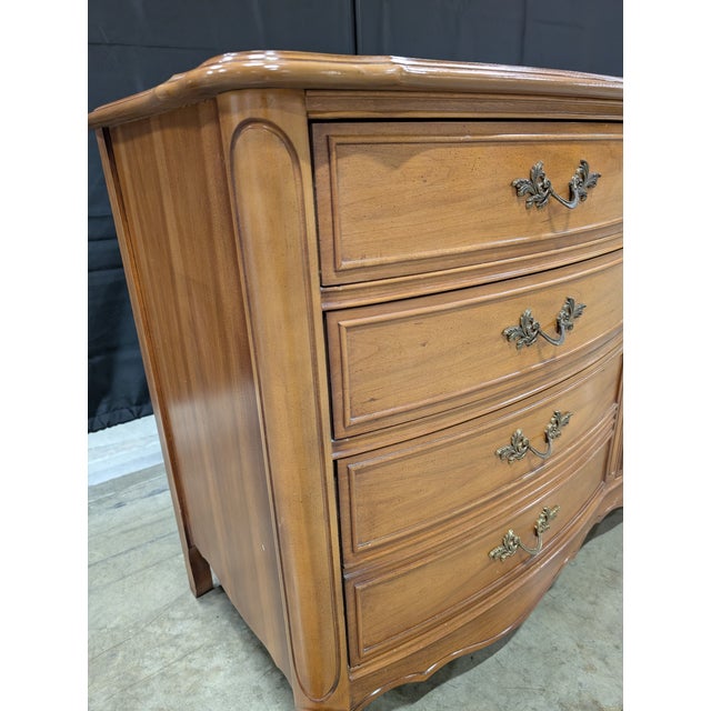 Late 20th Century Dixie Furniture Company Vintage French Provincial Nine-Drawer Wood Dresser For Sale - Image 11 of 16