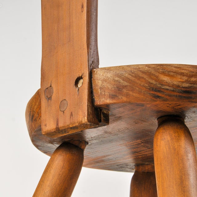 Mid 20th Century Keyhole Chair by William Fetner Signed Pine Tall Back Sculptural Chair For Sale - Image 12 of 14