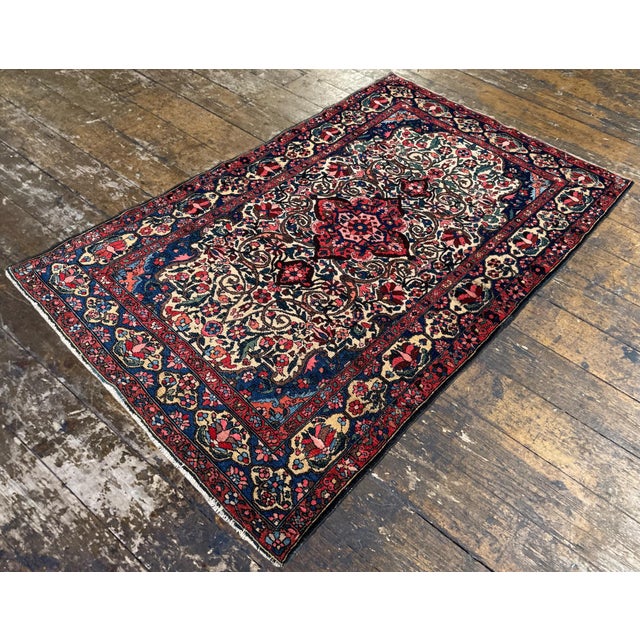 1920s Vintage Bakhtiar Rug in Wool, 1920s For Sale - Image 5 of 18