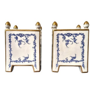 Pair of Chelsea House Blue & White Porcelain Cachepots With Gilt Acorn Finials For Sale