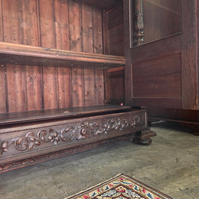 Gorgeous 19th Century French Carved Oak Bookcase With Turned Supports and Decorative Frieze For Sale - Image 12 of 18