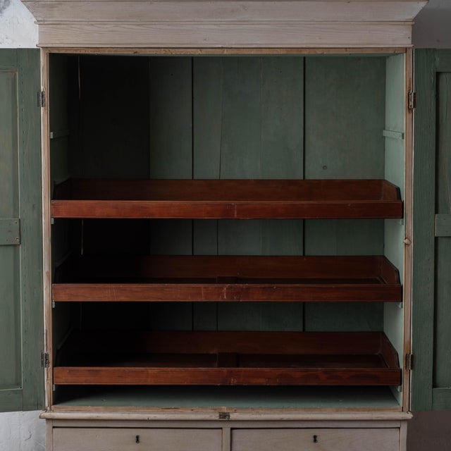 19th Century English Pine Linen Press, 19th Century For Sale - Image 5 of 18