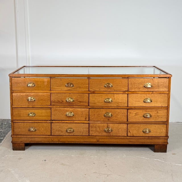 1950s Oak and Glass Haberdashery Showcase Counter with 16 Drawers, 1940s For Sale - Image 5 of 16