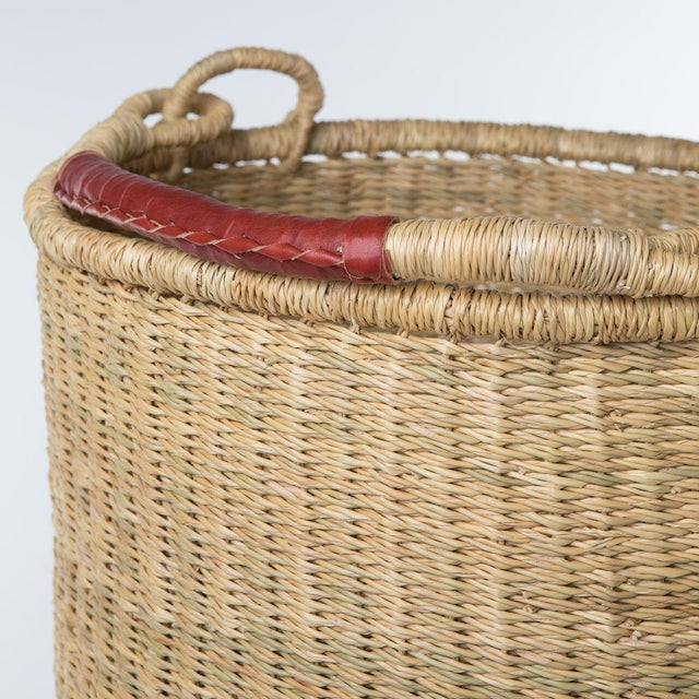 African Natural Bolga Hamper Basket With Leather Handles - Medium For Sale - Image 3 of 7