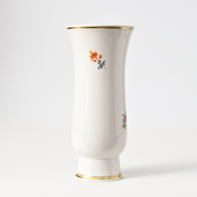 Mid-Century Modern German Hand-Painted Flower Series Porcelain Vase from Meissen, 1950s For Sale - Image 3 of 11