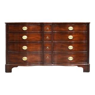 1960s Georgian Mahogany Serpentine Front Dresser by Kindel Furniture For Sale