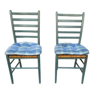 Late 20th Century Pair of Italian Painted Ladder Back Rush Seat Dining Chairs