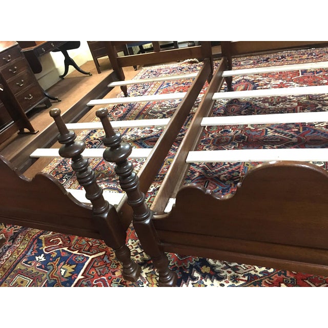 Pair American Sheraton Mahogany Twin Beds With Fancy Scalloping & Turned Posts For Sale - Image 4 of 11