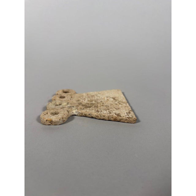 Traditional Bell-shaped idol with eyes, Tell Brak Archaeology, 4th millennium BC For Sale - Image 3 of 6