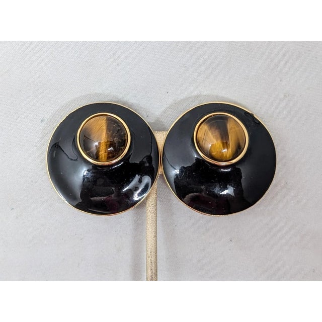 Vintage Signed Alexis Kirk Round Goldtone Black Enamel & Cabochon Faux-Tiger's Eye Clip Earrings-2 Pieces For Sale In Philadelphia - Image 6 of 8
