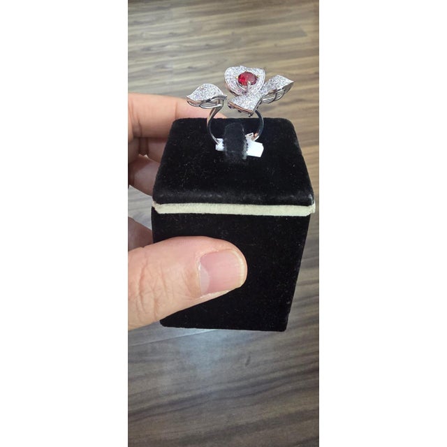 2020s Natural Ruby & Diamond Ring 18k Gold For Sale - Image 5 of 8