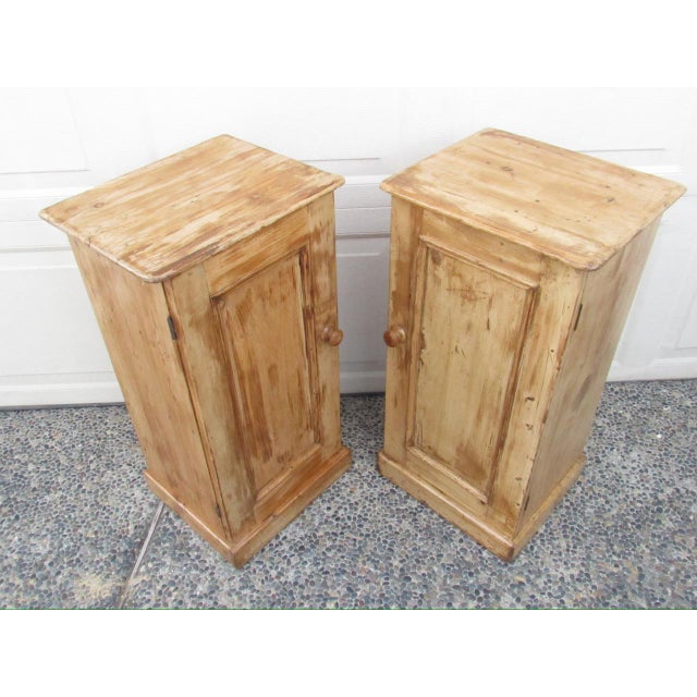 English Pair of Antique English Rustic Pine Nightstands For Sale - Image 3 of 17