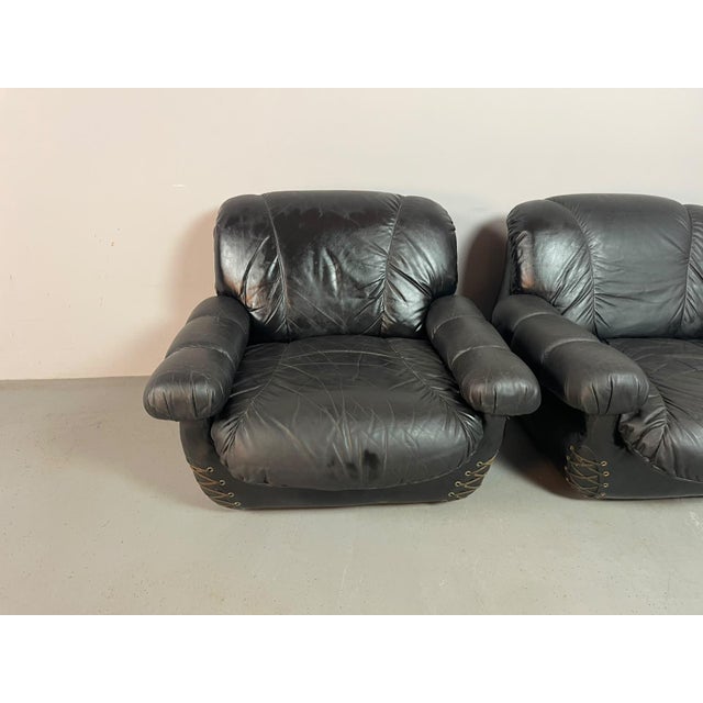 Wood Space Age Italian Black Leather Lounge Chair with Brass Buttons and Cord Lacing, Italy, 1970s For Sale - Image 7 of 18