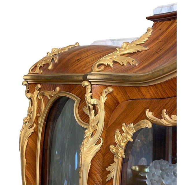 Spectacular Early 20th Century French Louis XV Style Vitrine Signed by F. Linke For Sale - Image 4 of 15