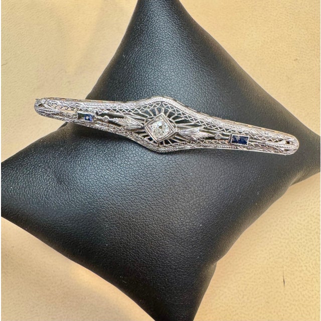 **Estate Art Deco Diamond Platinum Pin/Broach - VS Quality** This exquisite piece is a stunning example of Estate Art Deco...