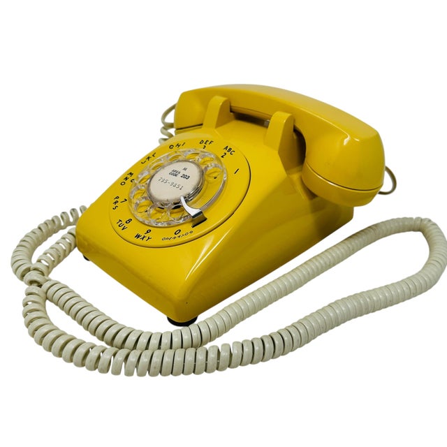 Vintage 1970s Western Electric 500dm Yellow Rotary Phone | Retro Bell System Landline | Mid-Century Modern Decor | Tested & Working For Sale - Image 4 of 14