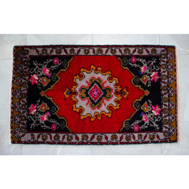 1970s Small Rug, Entryway Rug, Bath Mat, Kitchen Decor, Turkish Rug, Doormat 22" X 38" For Sale - Image 13 of 13