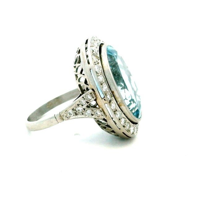 1920s Art Deco Platinum Aquamarine & Diamond Cocktail Ring, Size 6.25 For Sale - Image 4 of 13
