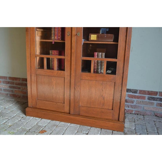 Art Deco Bookcase in Oak For Sale - Image 4 of 11