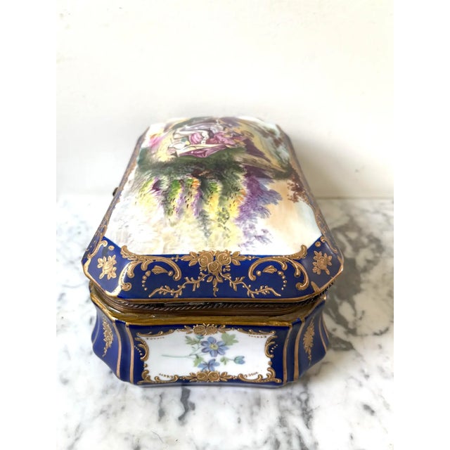 French Late 19th Century French Victorian Handpainted Porcelain Box Signed by R. Cloury For Sale - Image 3 of 9