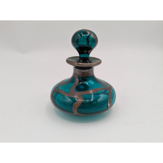 Mid 20th Century Art Nouveau Sterling Over Green Glass Bottle With Stopper For Sale In Atlanta - Image 6 of 9
