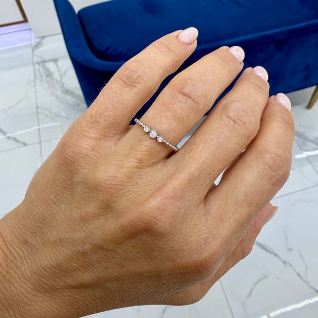 Silver 14k White Gold 0.03ctw Diamond Bezel Milgrain Beaded Band Ring, Size 7 For Sale - Image 8 of 8