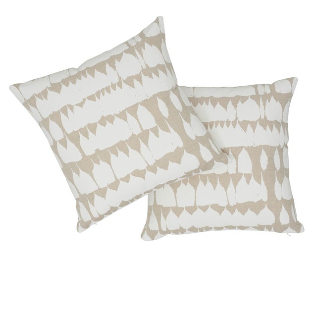 Mid-Century Modern Schumacher Queen of Spain 22" Pillow in Natural For Sale - Image 3 of 6