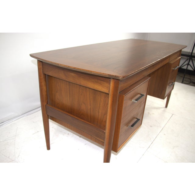 Mid-Century Modern 1960's Mid Century Modern Desk For Sale - Image 3 of 11