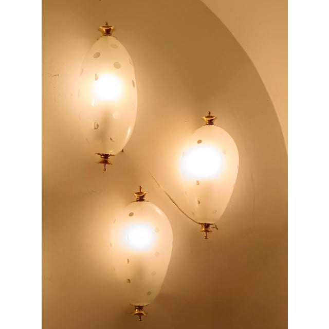 Murano Glass and Brass Wall Lamps attributed to Paolo Venini for Venini, Italy, 1940s, Set of 2 For Sale - Image 6 of 9