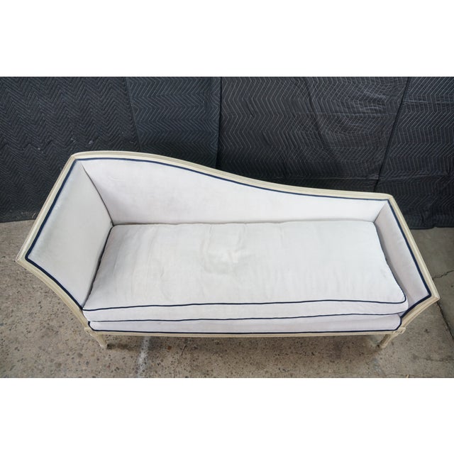 Wood Mid-Century Baker Furniture Louis XVI Style Upholstered Recamier Chaise Lounge For Sale - Image 7 of 18
