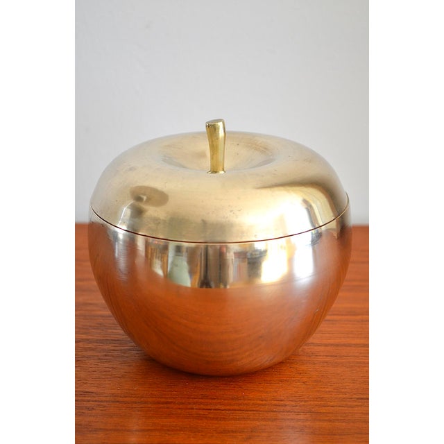 Mid-Century Modern Mid-Century Tin Apple Box with Lid, 1950s For Sale - Image 3 of 8