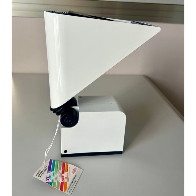 Lighthouse designed by Giorgetto Giugiaro for Lucifaro. 1980s design in good condition. GX 5.3 bulb Directional light....