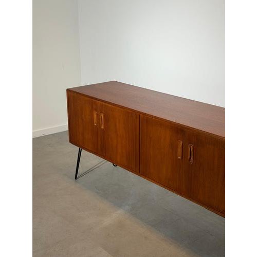 Hairpin Sideboard in Teak from G-Plan For Sale - Image 3 of 7