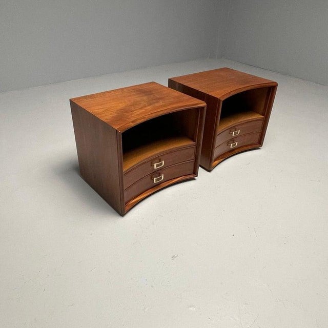 Paul Frankl Paul Frankl, Mid-Century Modern, Concave Nightstands, Walnut, Brass, Usa 1950s For Sale - Image 4 of 8