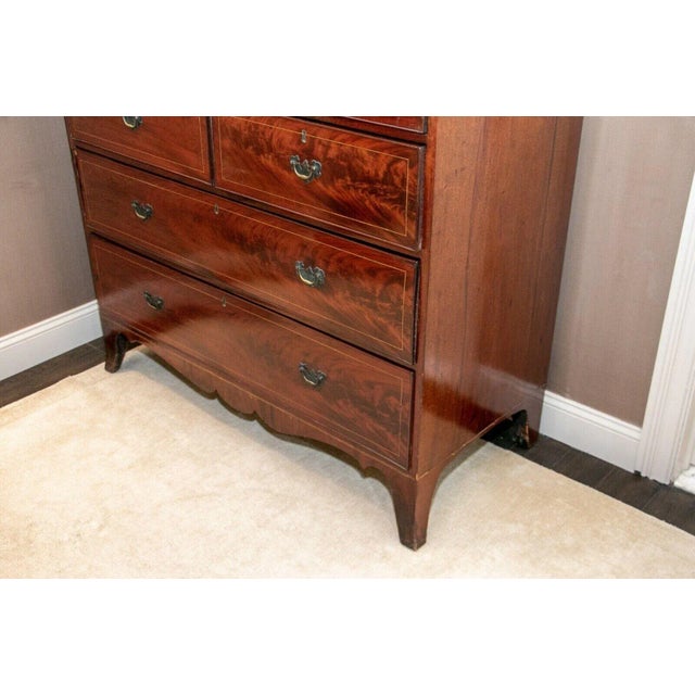 Late 18th Century George III Highly-Figured Flame Mahogany Linen Press For Sale - Image 5 of 12