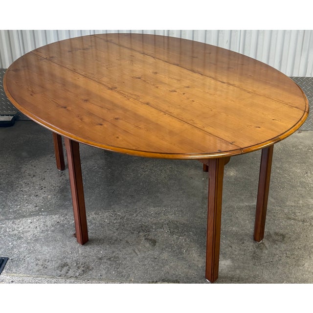 1980s Vintage Wright Table Company English Gateleg Yew Wood Drop Leaf Dining Table For Sale - Image 5 of 9