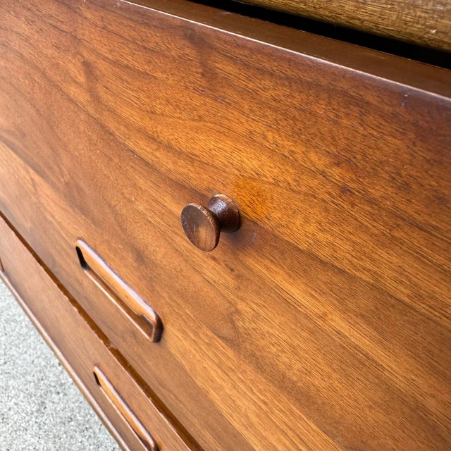Lane Acclaim 7 Drawer Low Dresser For Sale In Cleveland - Image 6 of 12